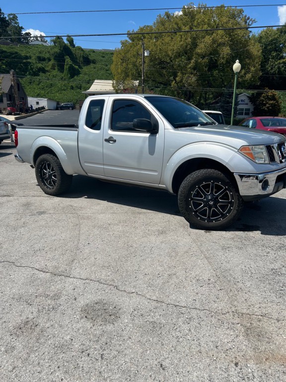 2007 Nissan Frontier Image 2