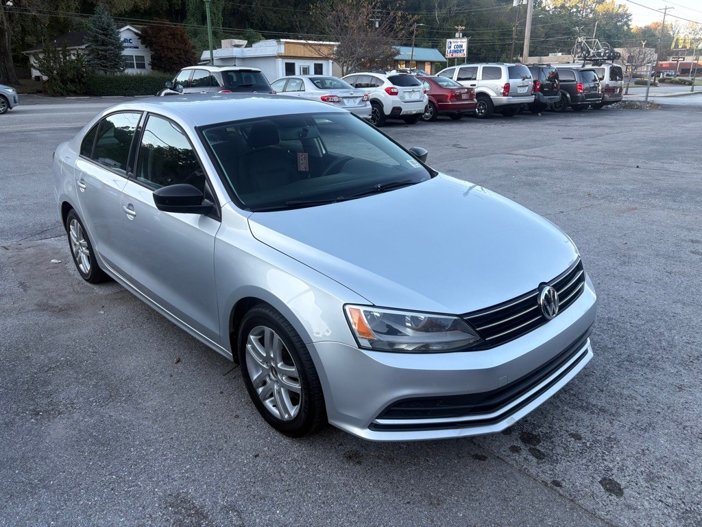 2016 Volkswagen Jetta Image 2