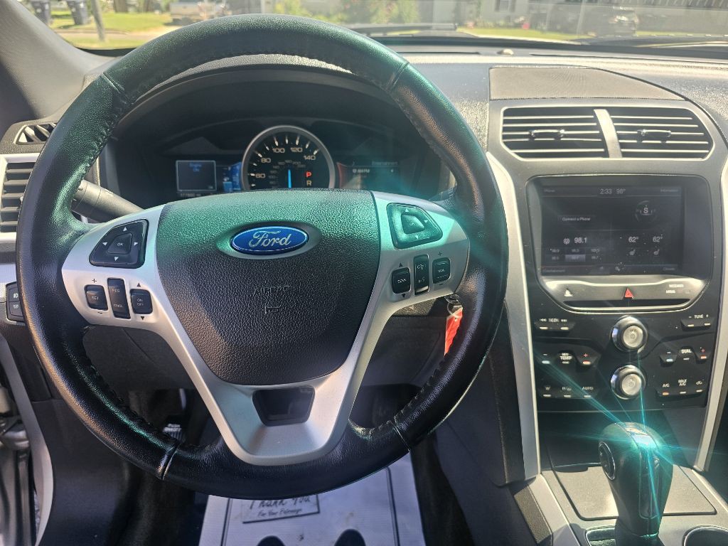 2013 Ford Explorer Image 11