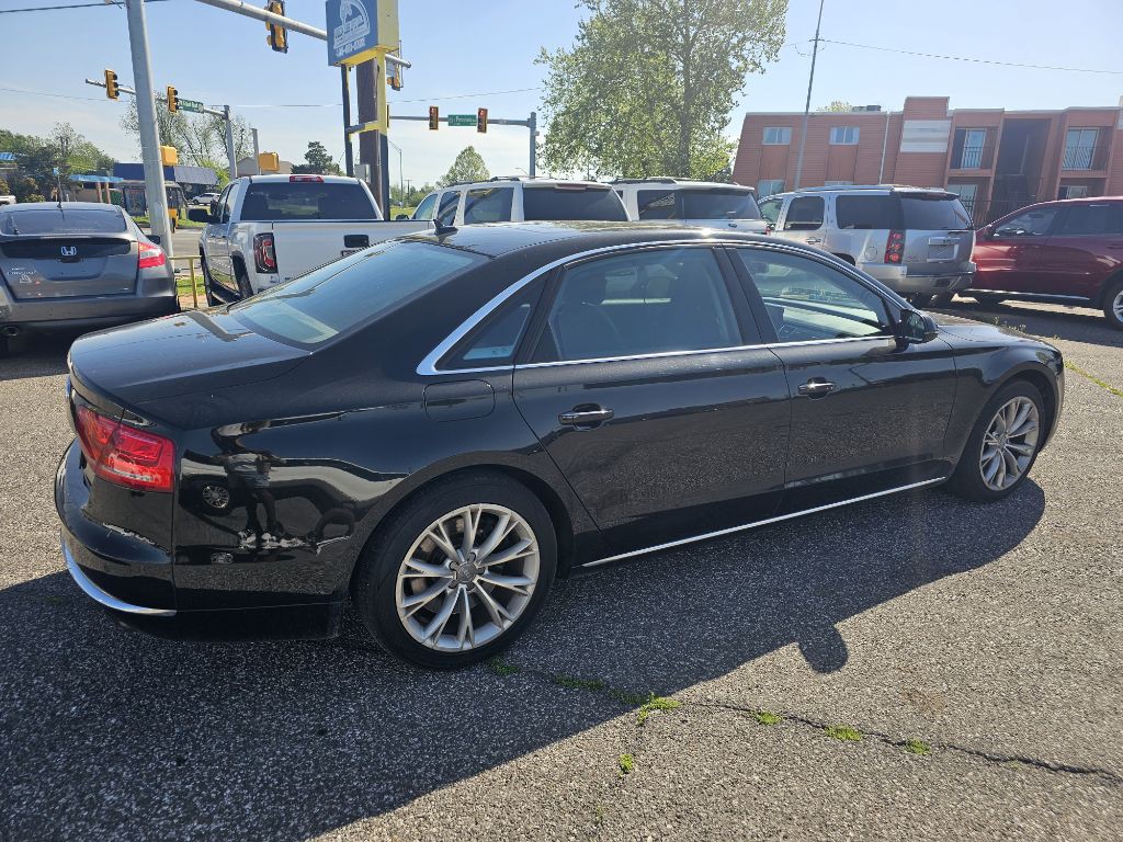 2011 Audi A8 Image 4