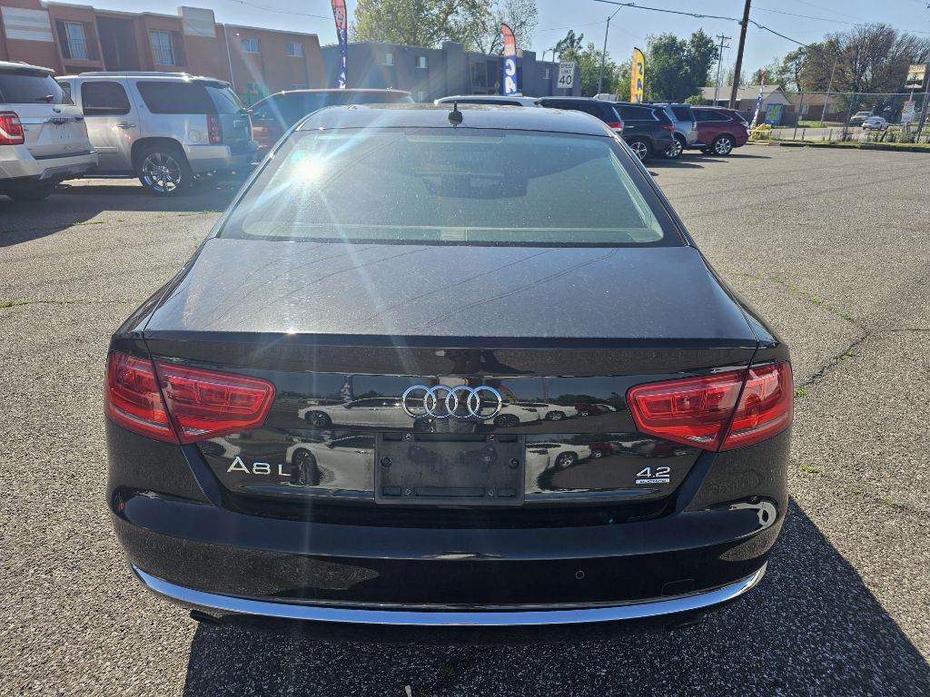 2011 Audi A8 Image 5