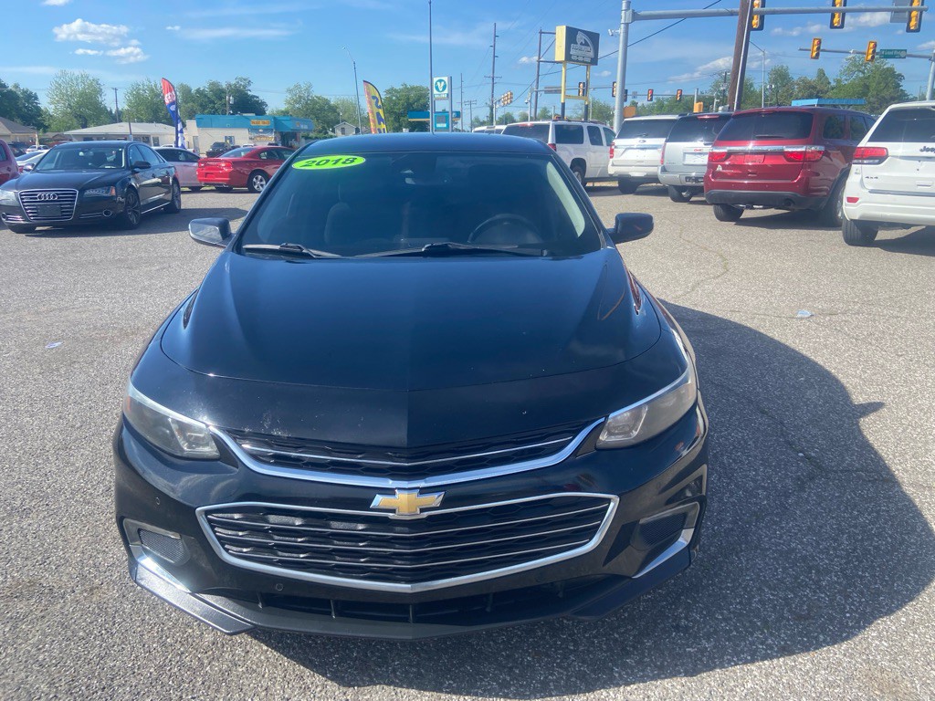 2018 Chevrolet Malibu Image 2