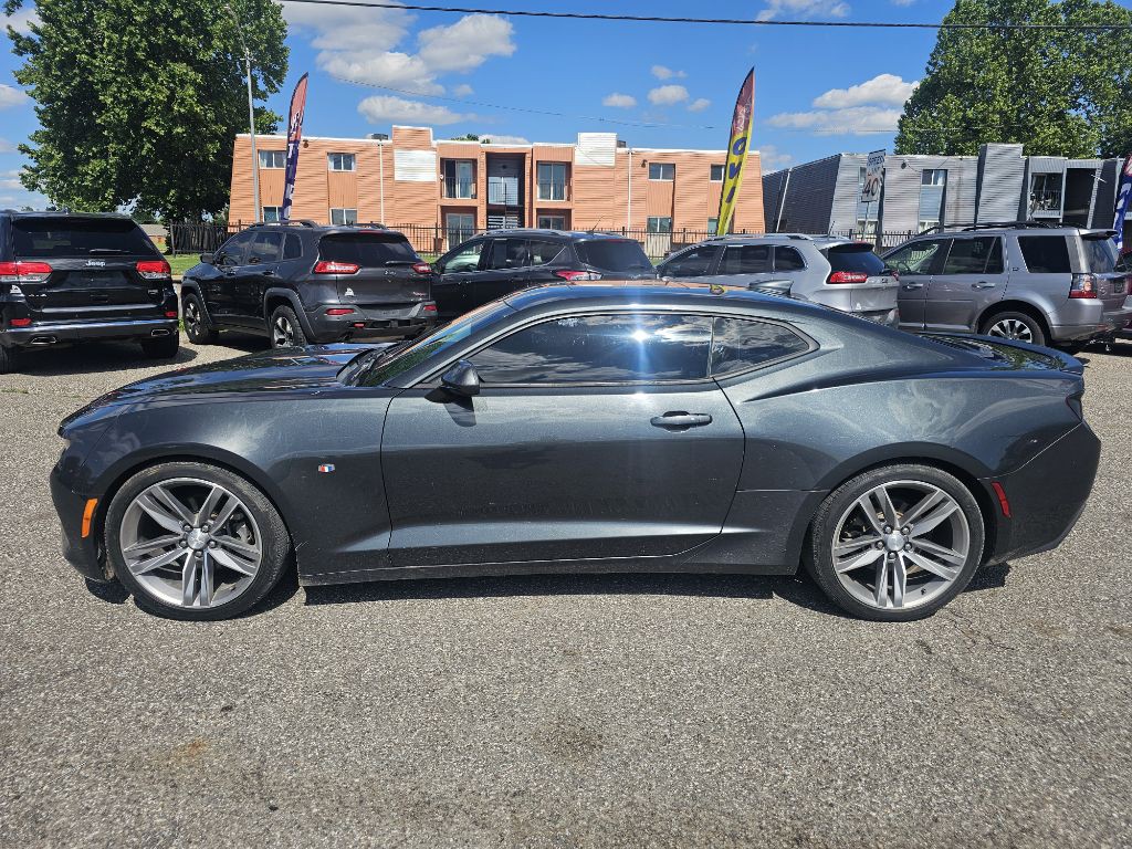 2017 Chevrolet Camaro Image 1