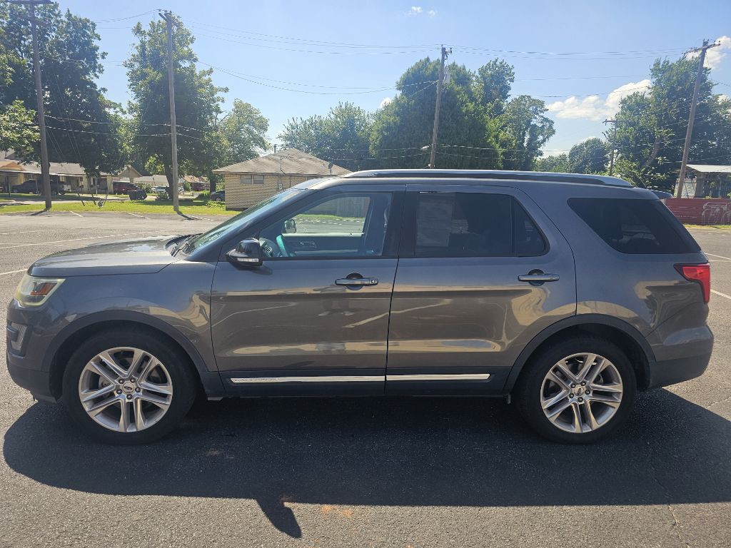 2016 Ford Explorer Image 1