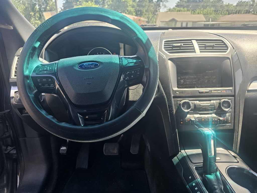 2016 Ford Explorer Image 13