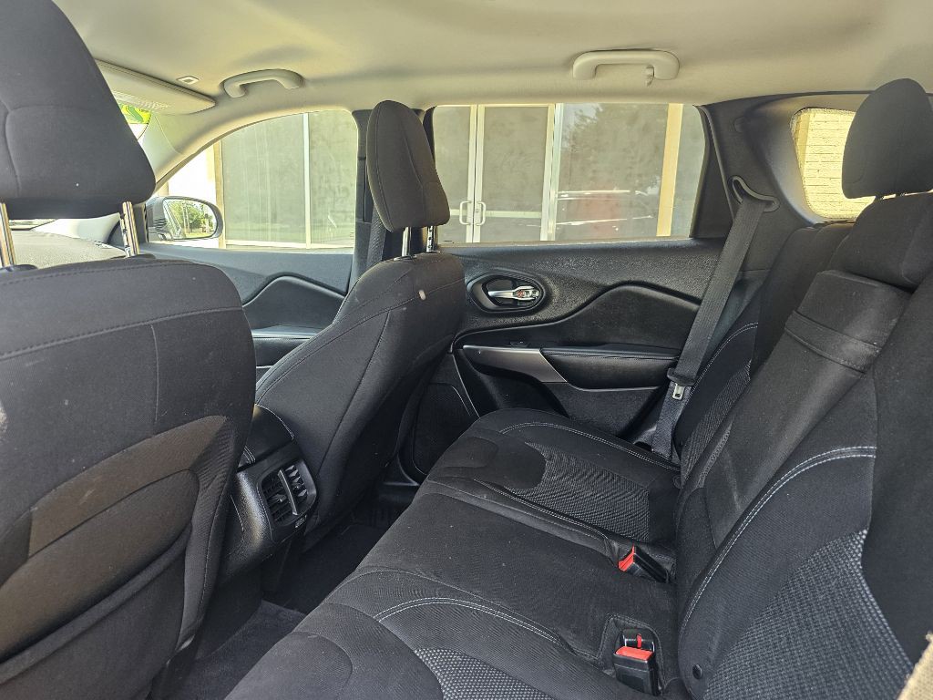 2019 Jeep Cherokee Image 9