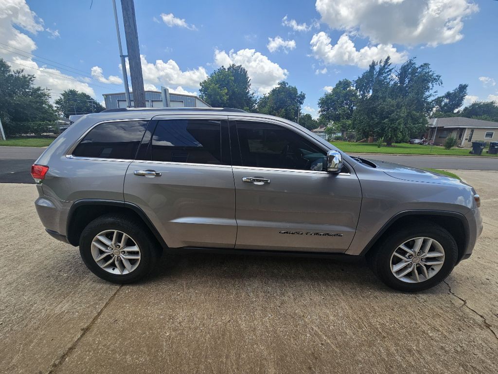 2017 Jeep Grand Cherokee Image 2