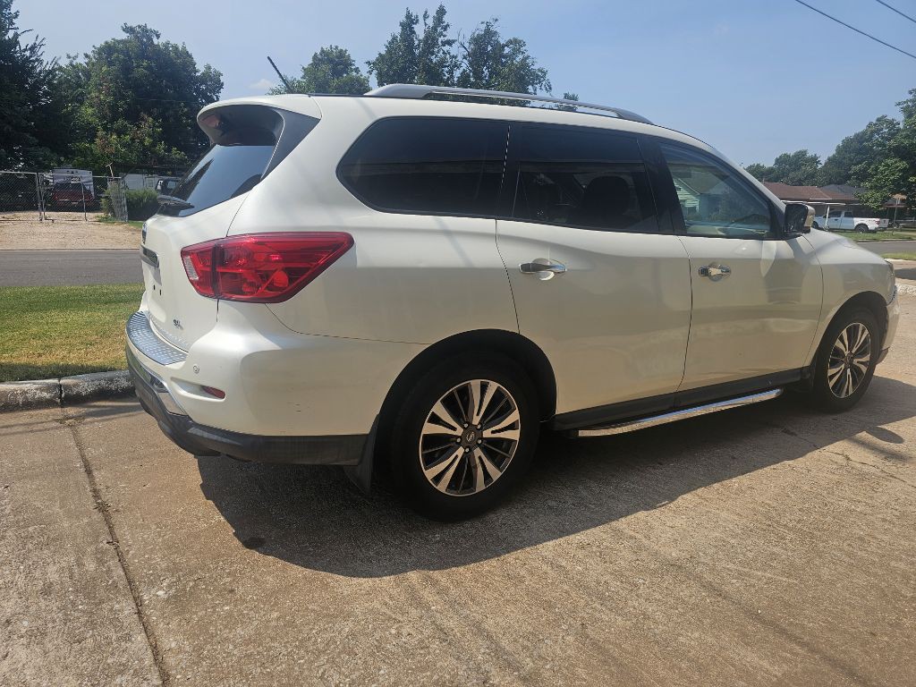 2017 Nissan Pathfinder Image 6