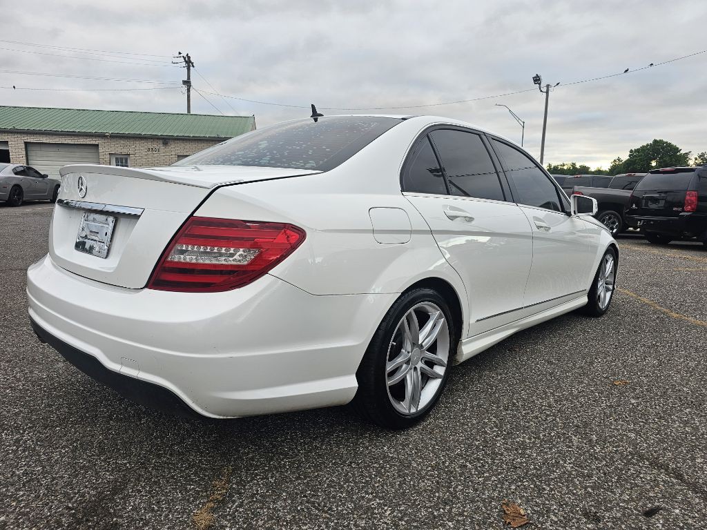 2013 Mercedes-Benz C-Class Image 6