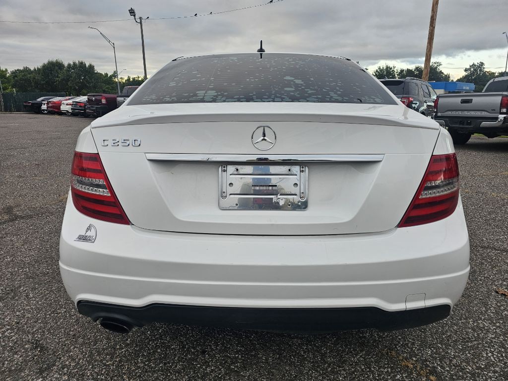 2013 Mercedes-Benz C-Class Image 7
