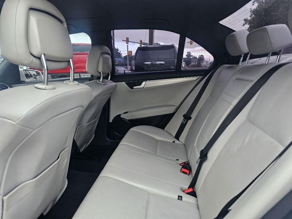 2013 Mercedes-Benz C-Class Image 12