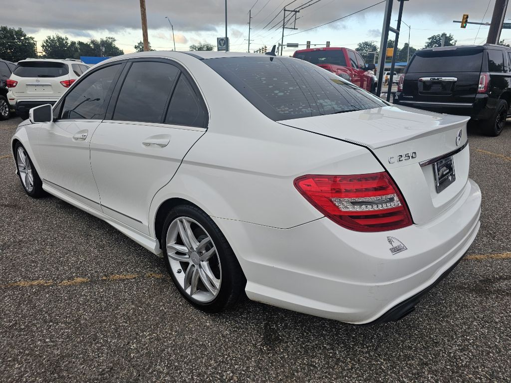 2013 Mercedes-Benz C-Class Image 16
