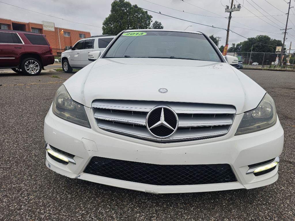 2013 Mercedes-Benz C-Class Image 2