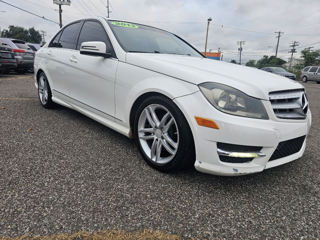 2013 Mercedes-Benz C-Class Image 4