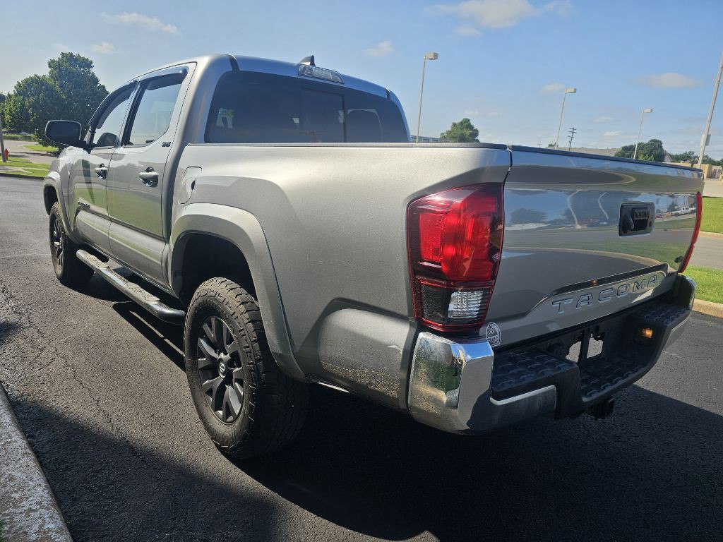 2020 Toyota Tacoma Image 8