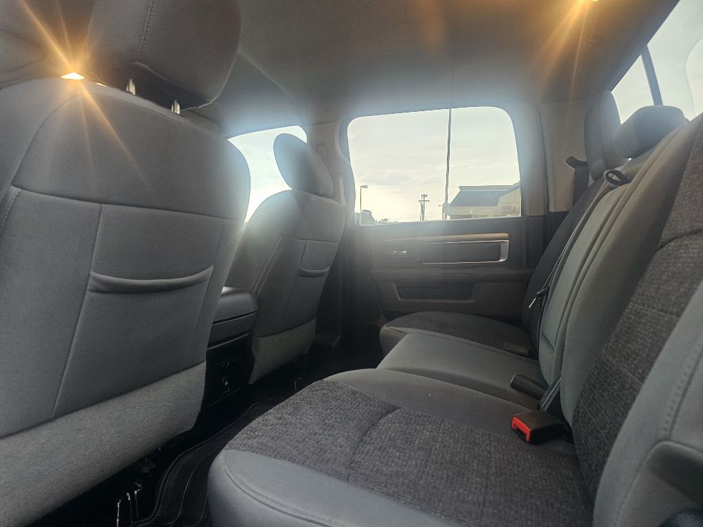 2016 RAM 1500 Image 9