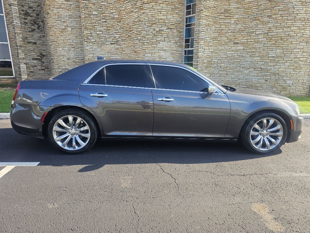 2019 Chrysler 300 Image 5