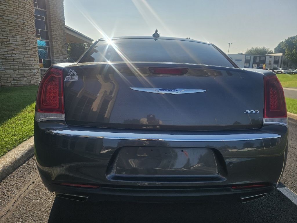 2019 Chrysler 300 Image 6