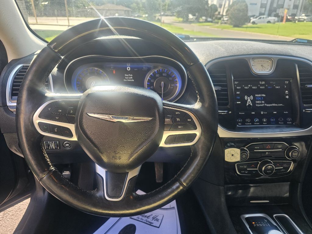 2019 Chrysler 300 Image 10