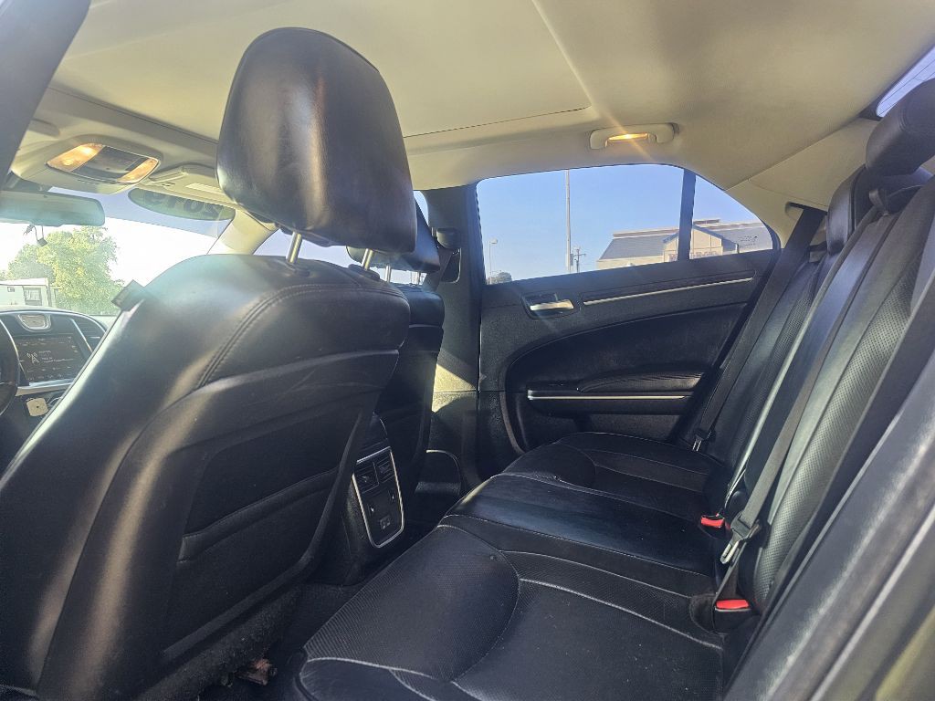 2019 Chrysler 300 Image 12