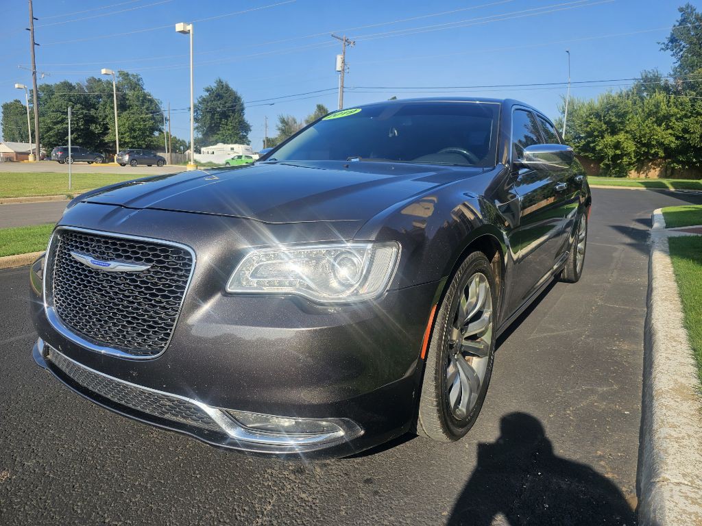 2019 Chrysler 300 Image 4