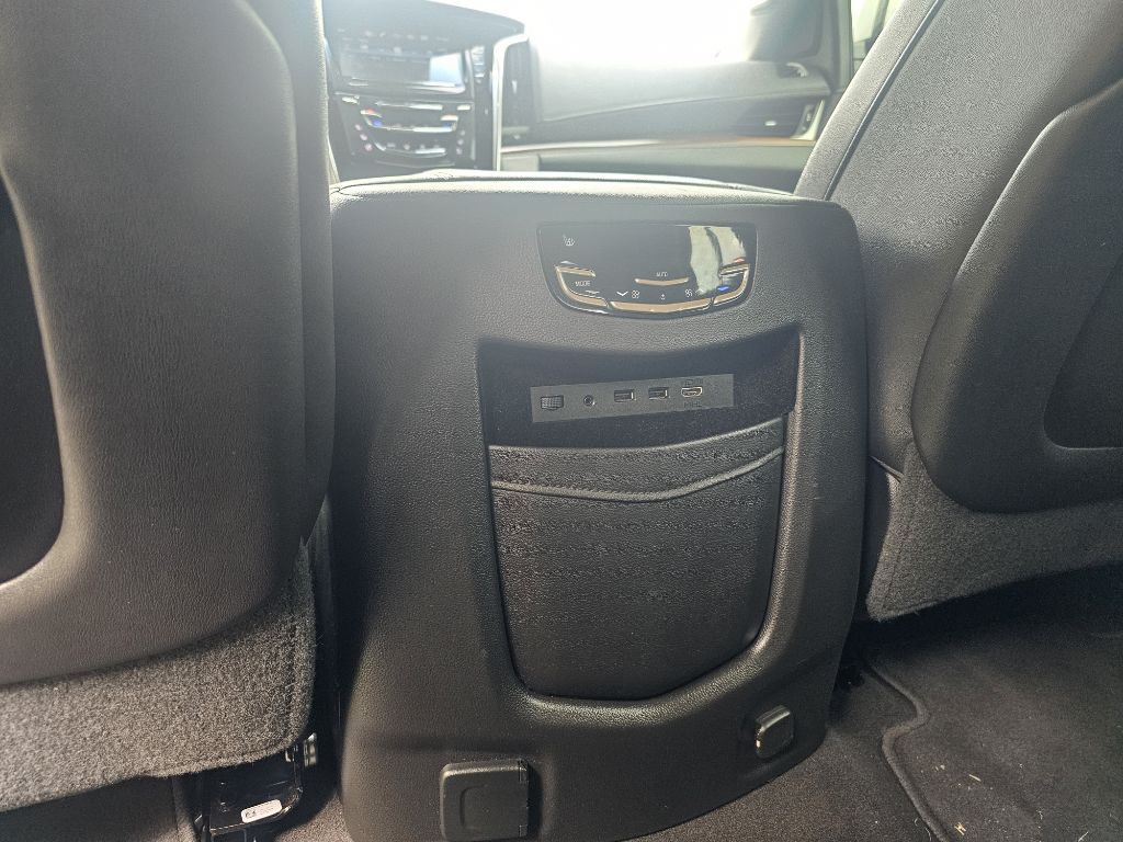 2019 Cadillac Escalade Image 11