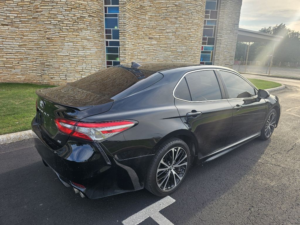 2019 Toyota Camry Image 6