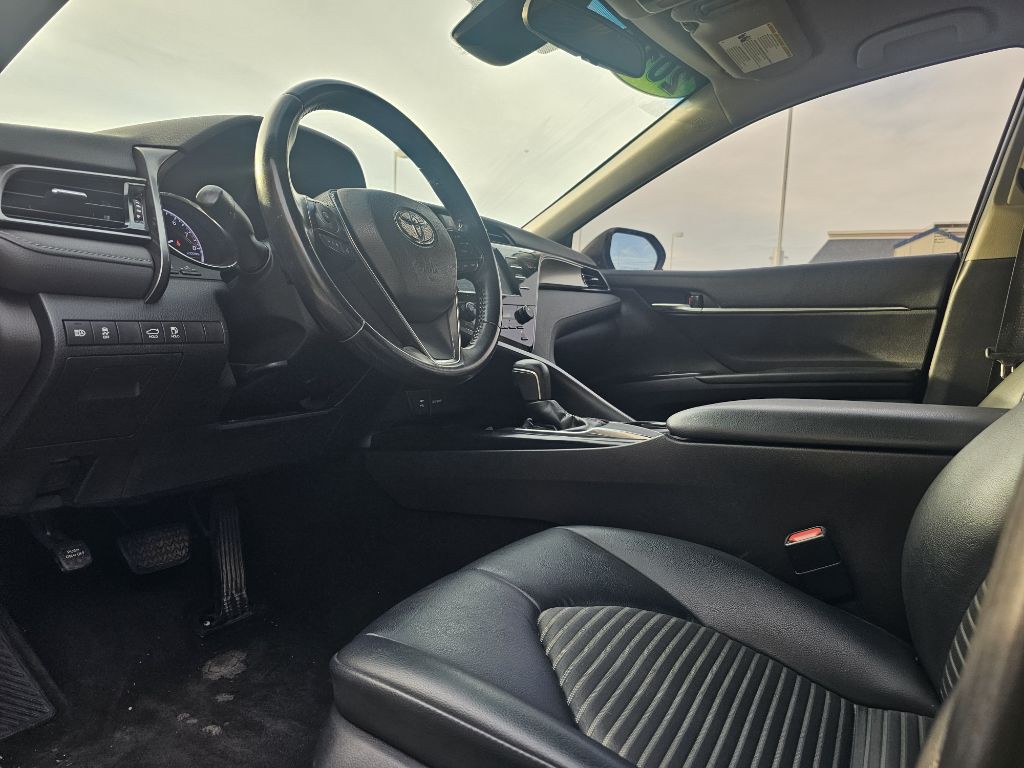 2019 Toyota Camry Image 11