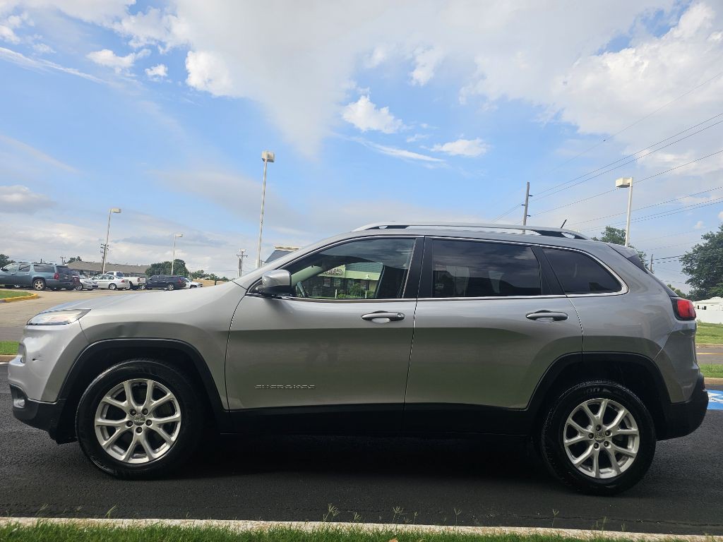2016 Jeep Cherokee Image 1