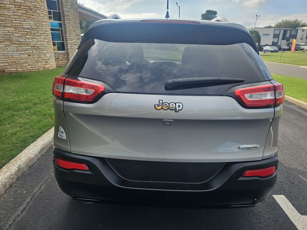 2016 Jeep Cherokee Image 8