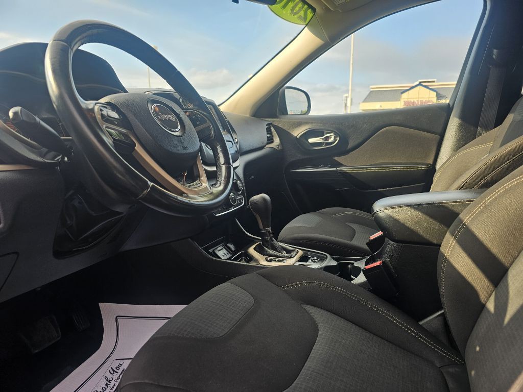 2016 Jeep Cherokee Image 9