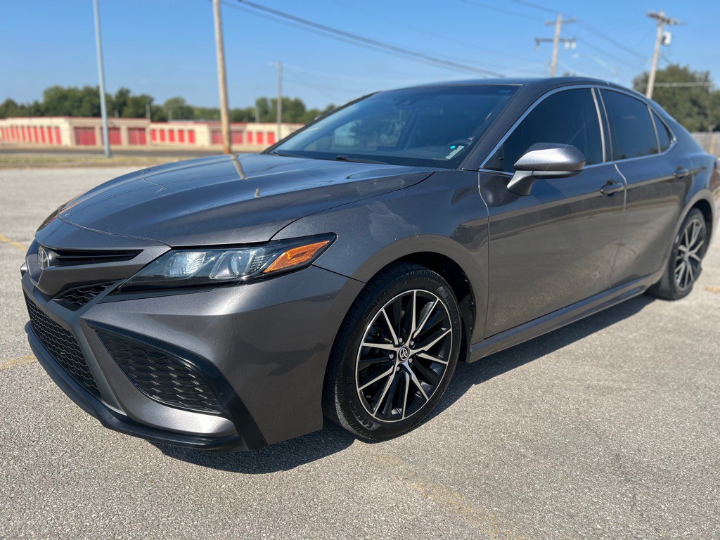 2021 Toyota Camry Image 3
