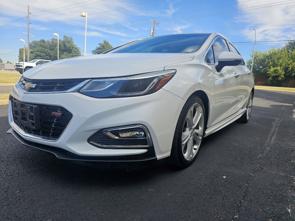 2016 Chevrolet Cruze Image 2