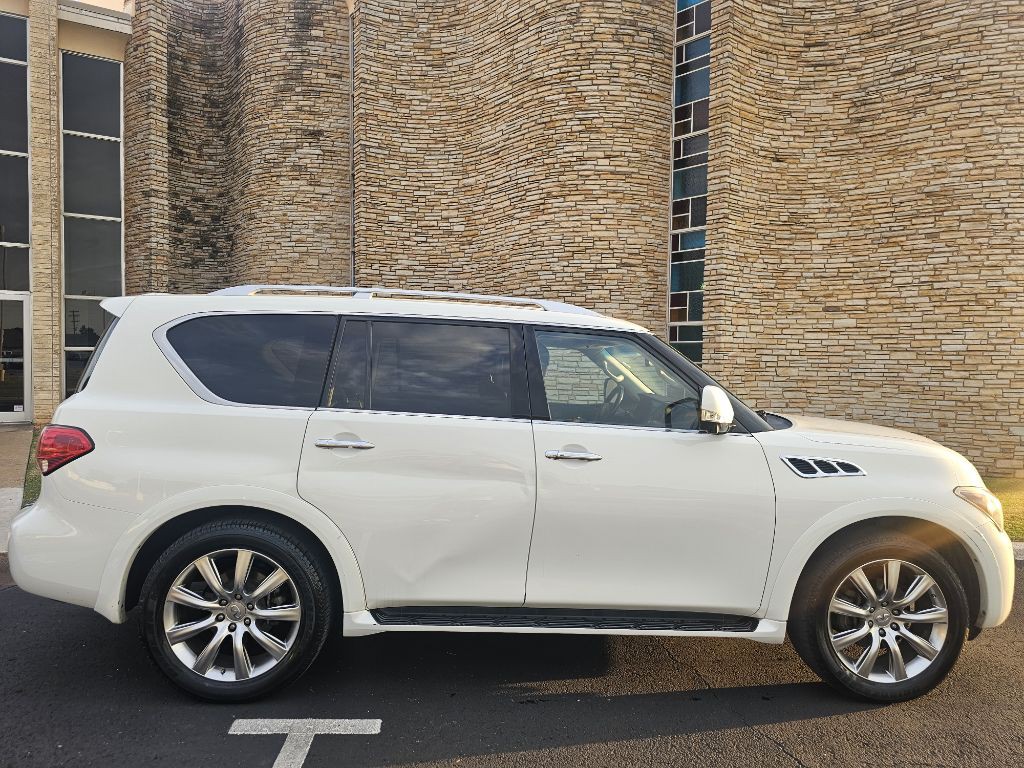 2012 INFINITI QX56 Image 4