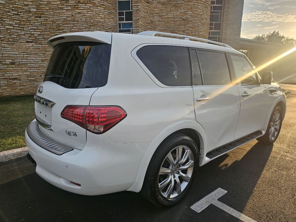 2012 INFINITI QX56 Image 6