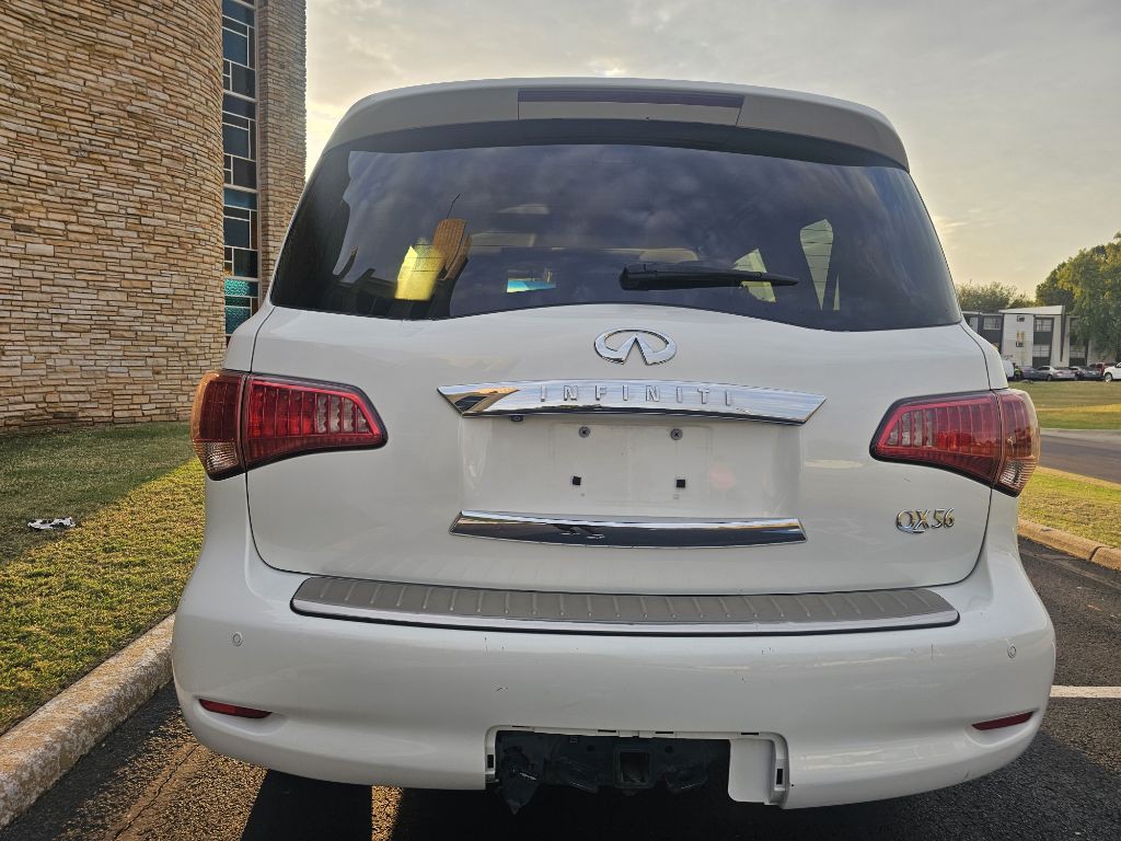 2012 INFINITI QX56 Image 8