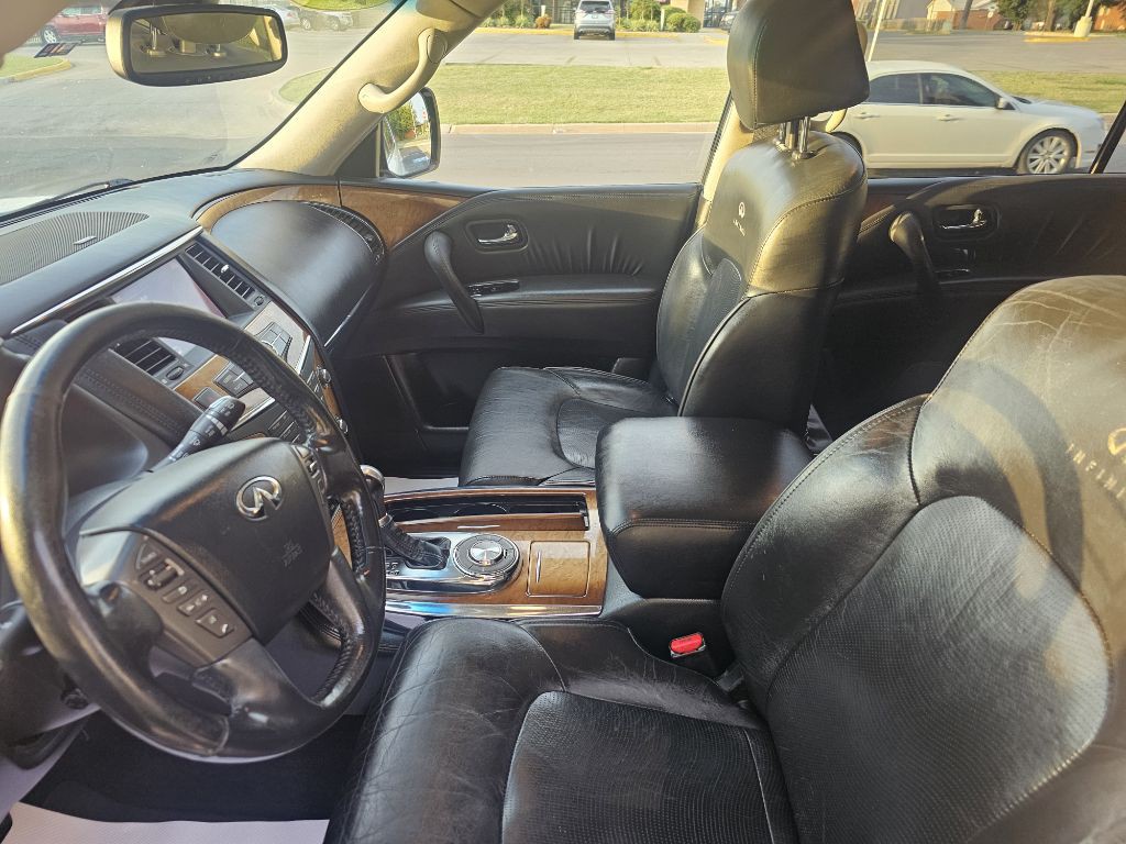 2012 INFINITI QX56 Image 11