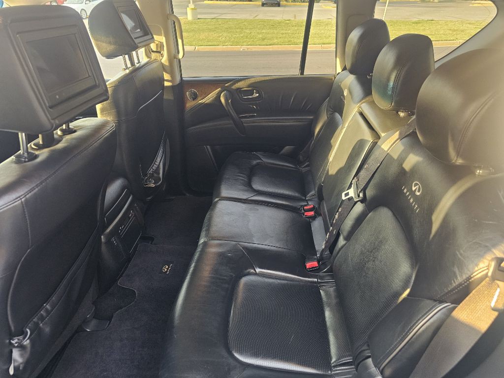 2012 INFINITI QX56 Image 14