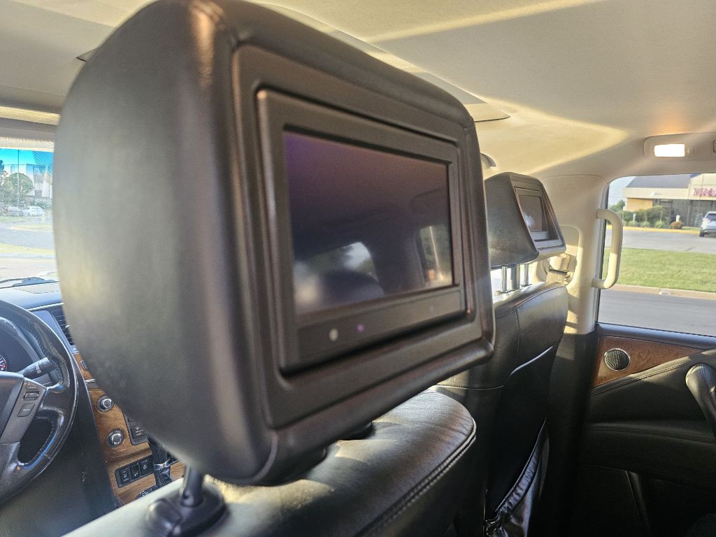 2012 INFINITI QX56 Image 15
