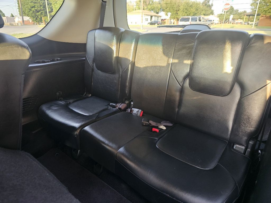 2012 INFINITI QX56 Image 16