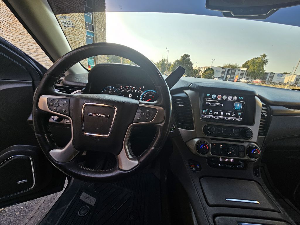 2018 GMC Yukon Image 9