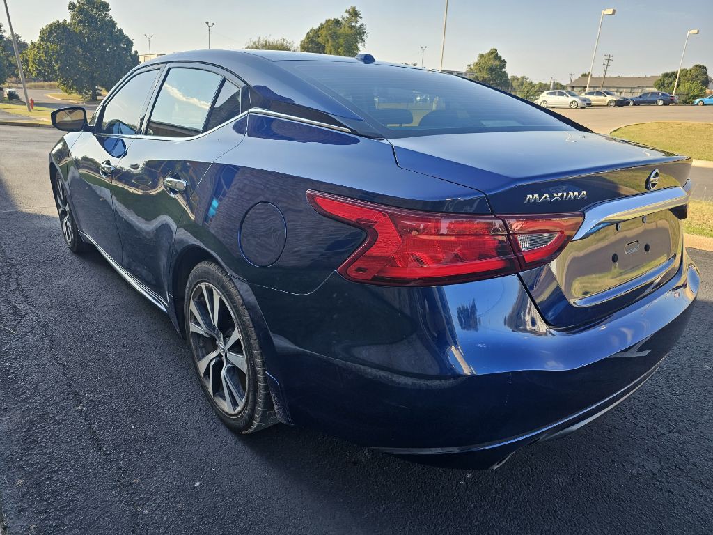 2017 Nissan Maxima Image 8