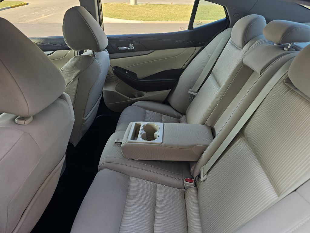 2017 Nissan Maxima Image 10