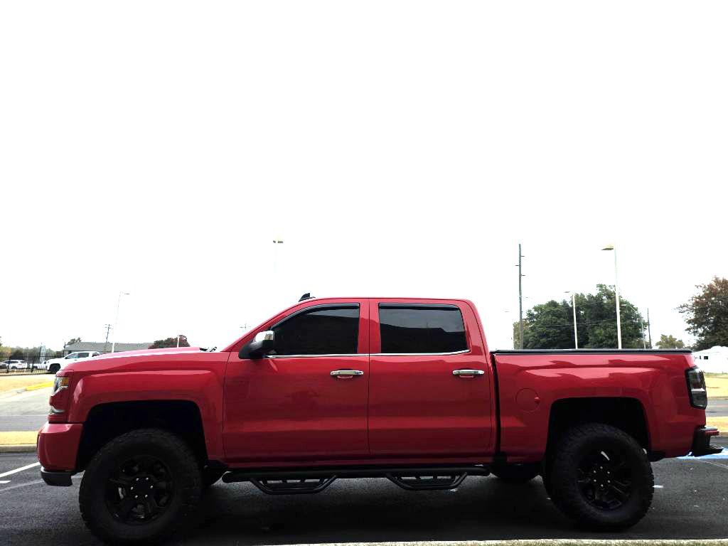 2017 Chevrolet Silverado 1500 Image 2