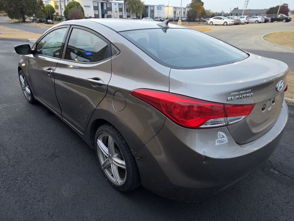 2011 Hyundai Elantra Image 8
