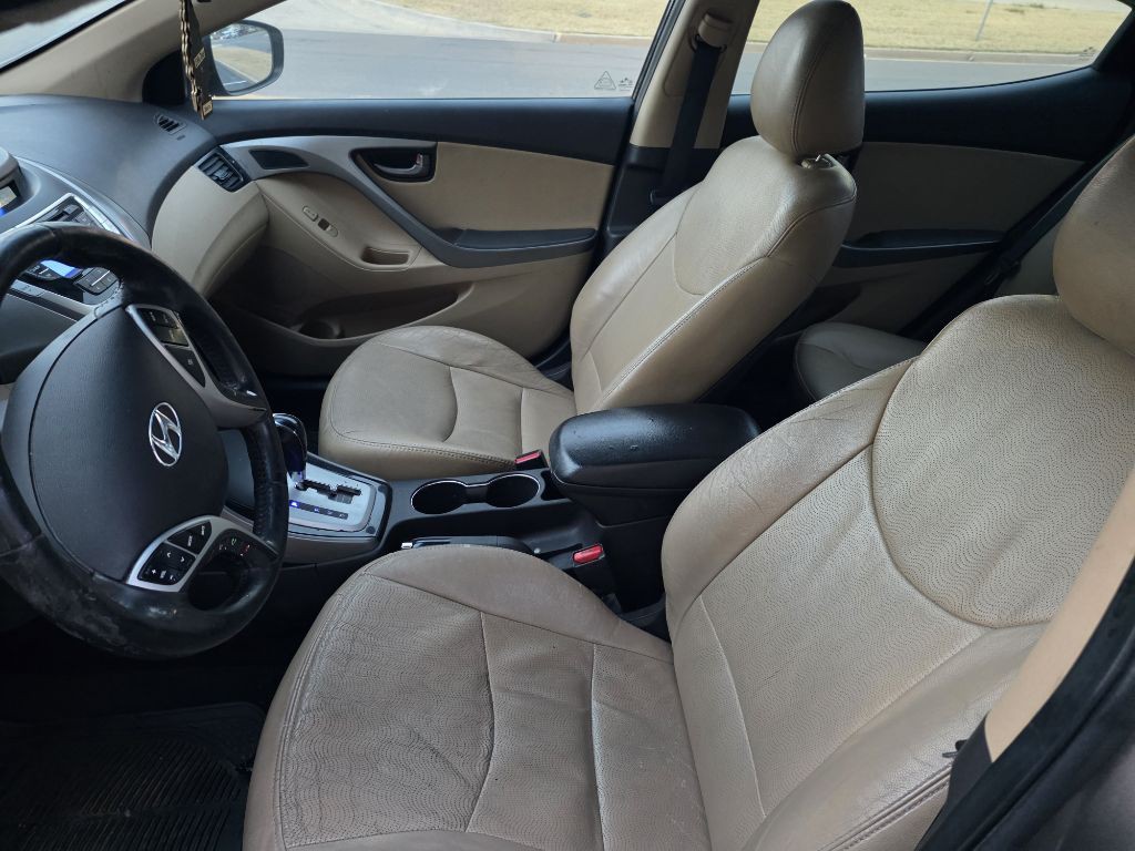 2011 Hyundai Elantra Image 9