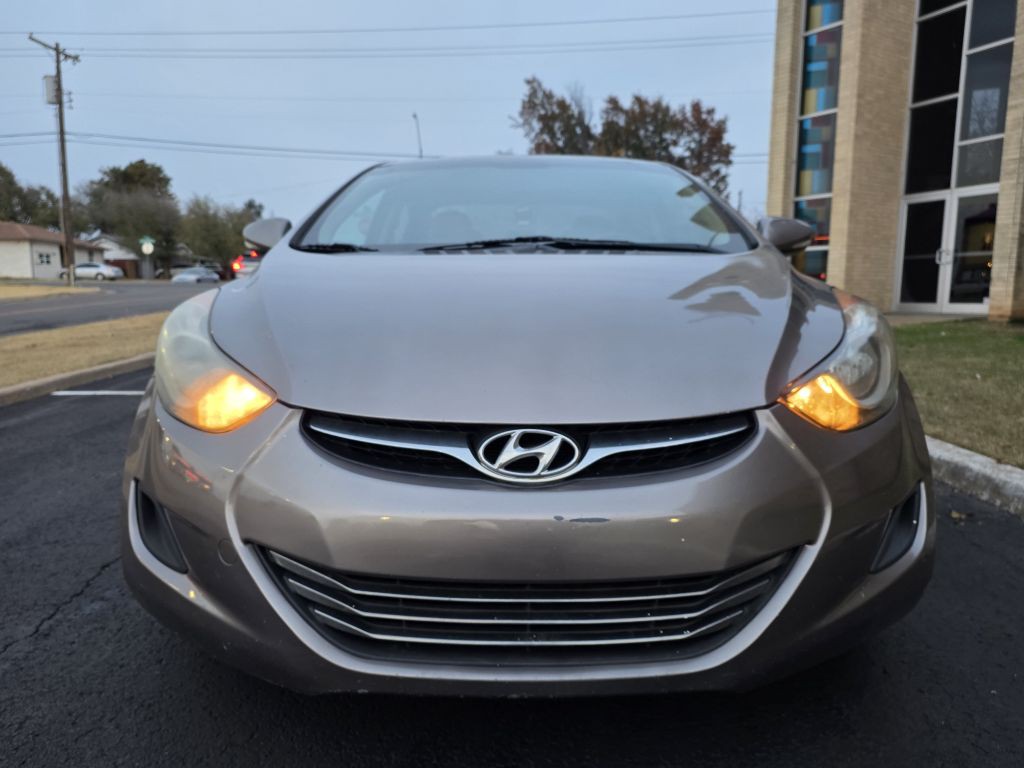 2011 Hyundai Elantra Image 5