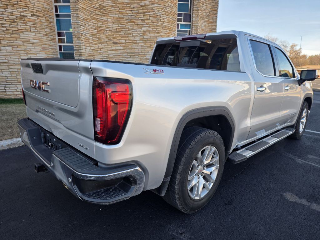 2021 GMC Sierra Image 2