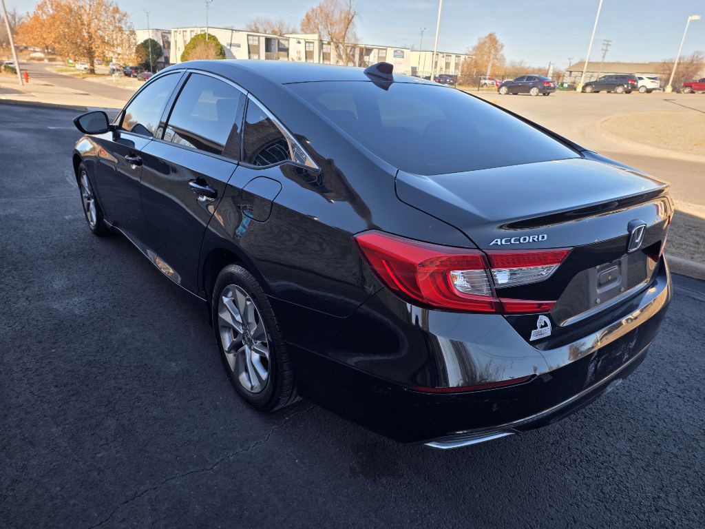 2018 Honda Accord Image 2