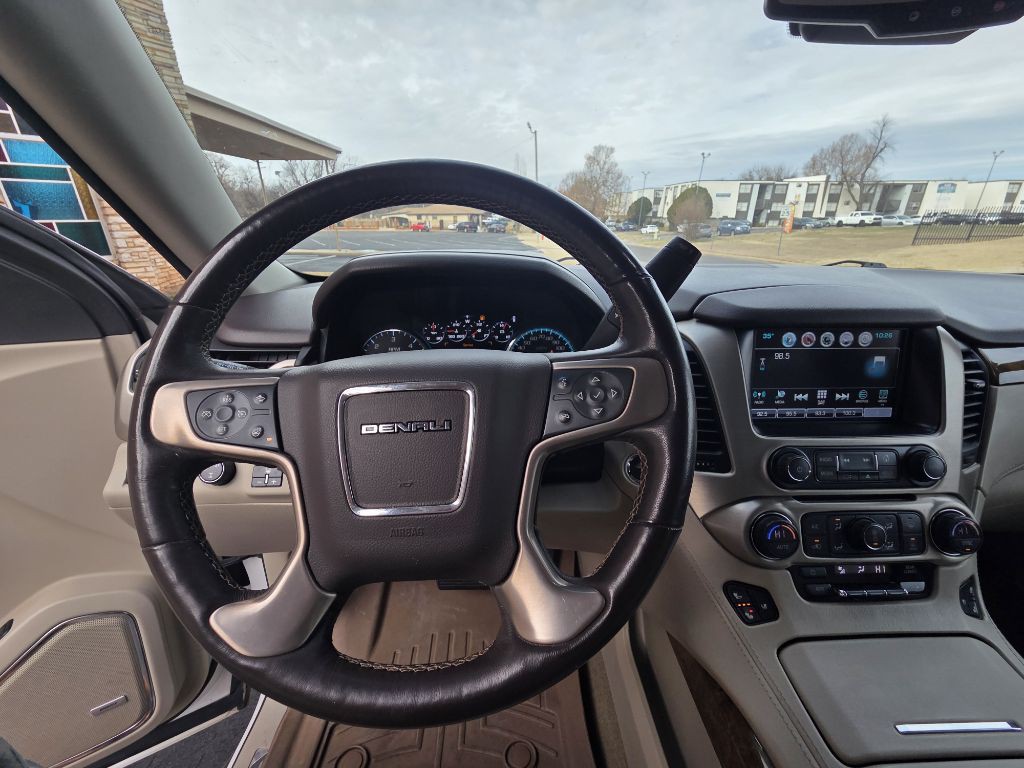 2017 GMC Yukon Image 10